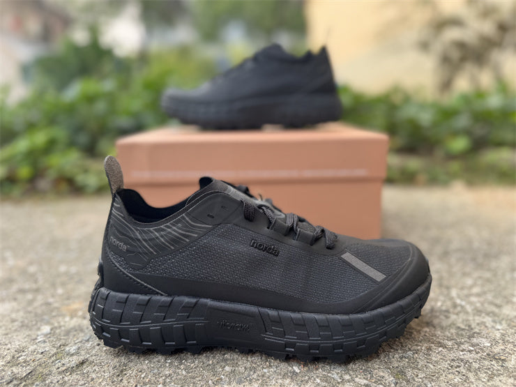 norda 001 "Stealth Black"