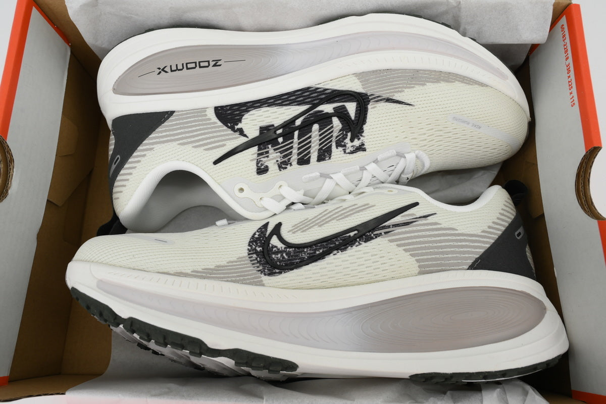 Nike Vomero 18 Run Men's Road Running Shoes - Summit White/Black