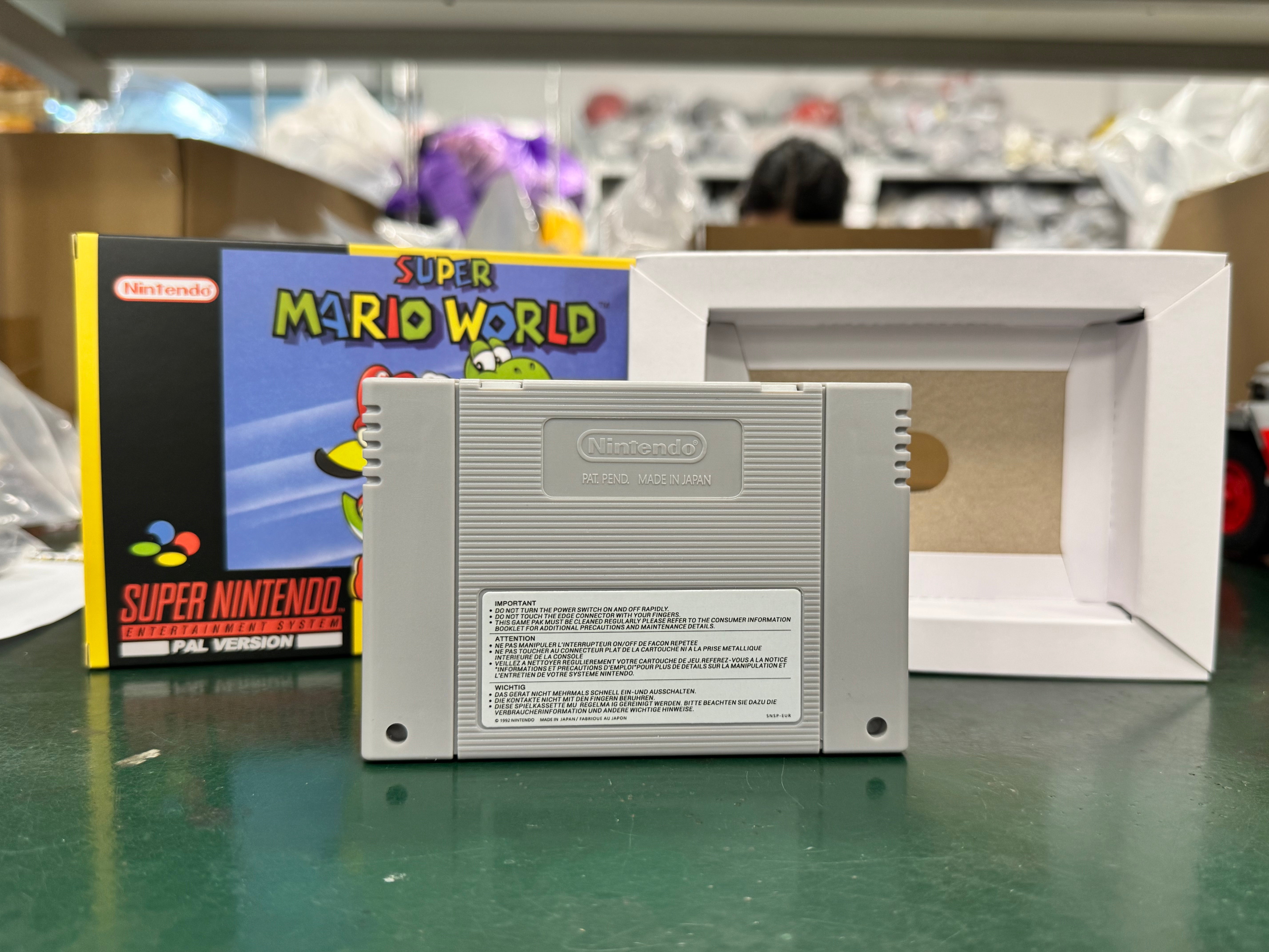 Super Mario world SNES Super Nintendo PAL EUR Video Game Cartridge with Box