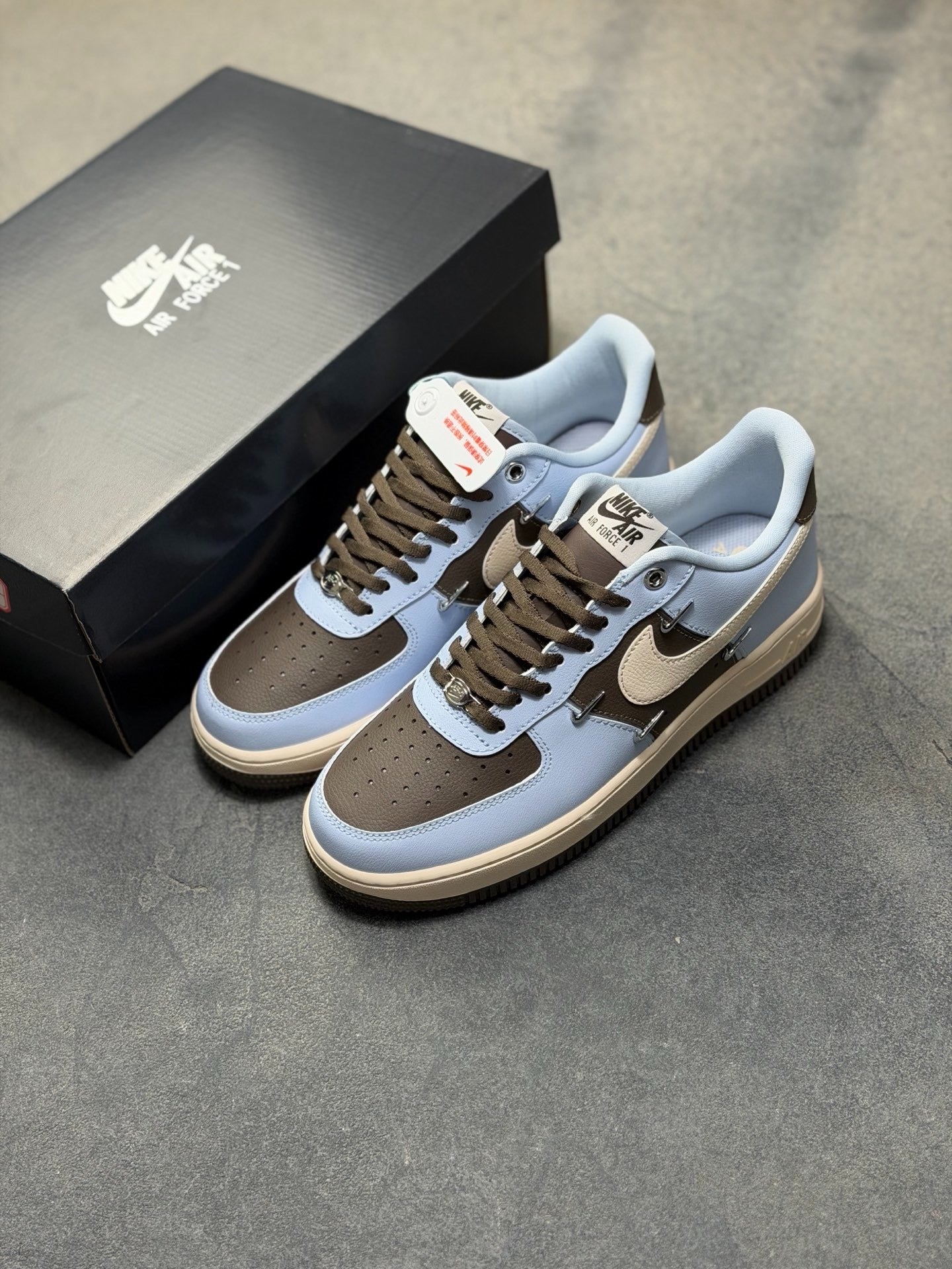 Nike Air Force 1 '07 Low "Baby Blue & Chocolate"