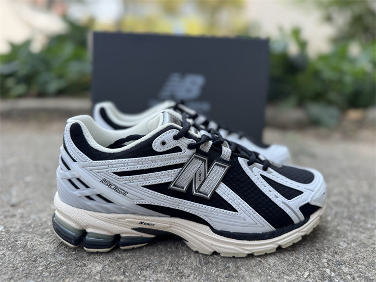 New Balance 1906R