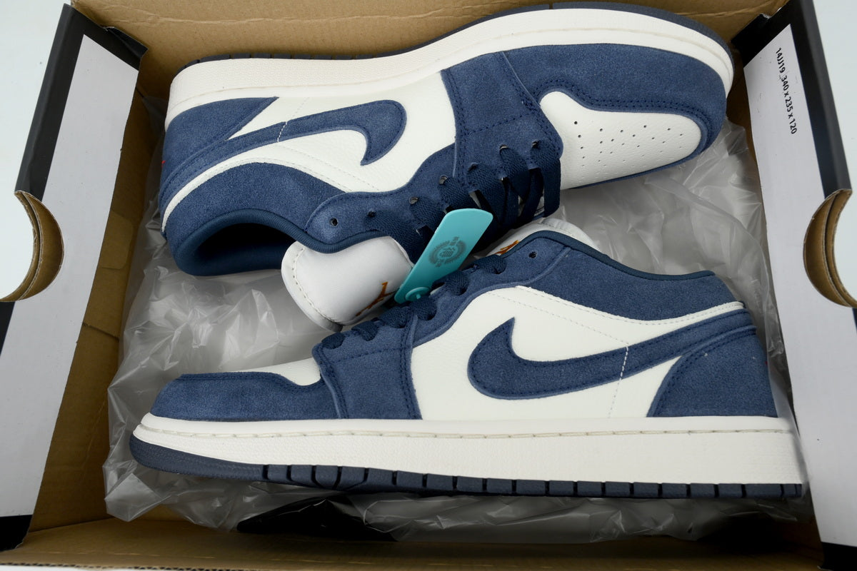 Air Jordan 1 Low SE "Obsidian Suede" Sneakers