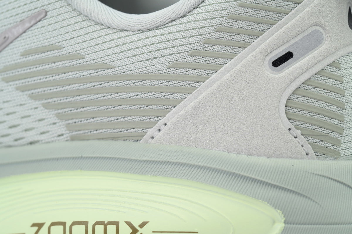Nike Vomero 18 Running Shoes - Barely Green/Light Silver