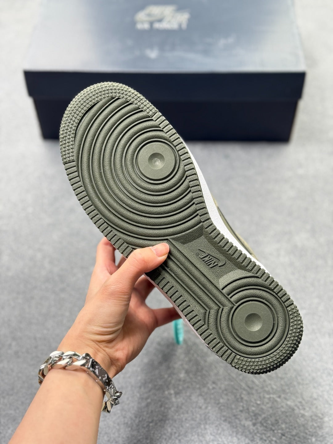 Nike Air Force 1 '07 LV8
