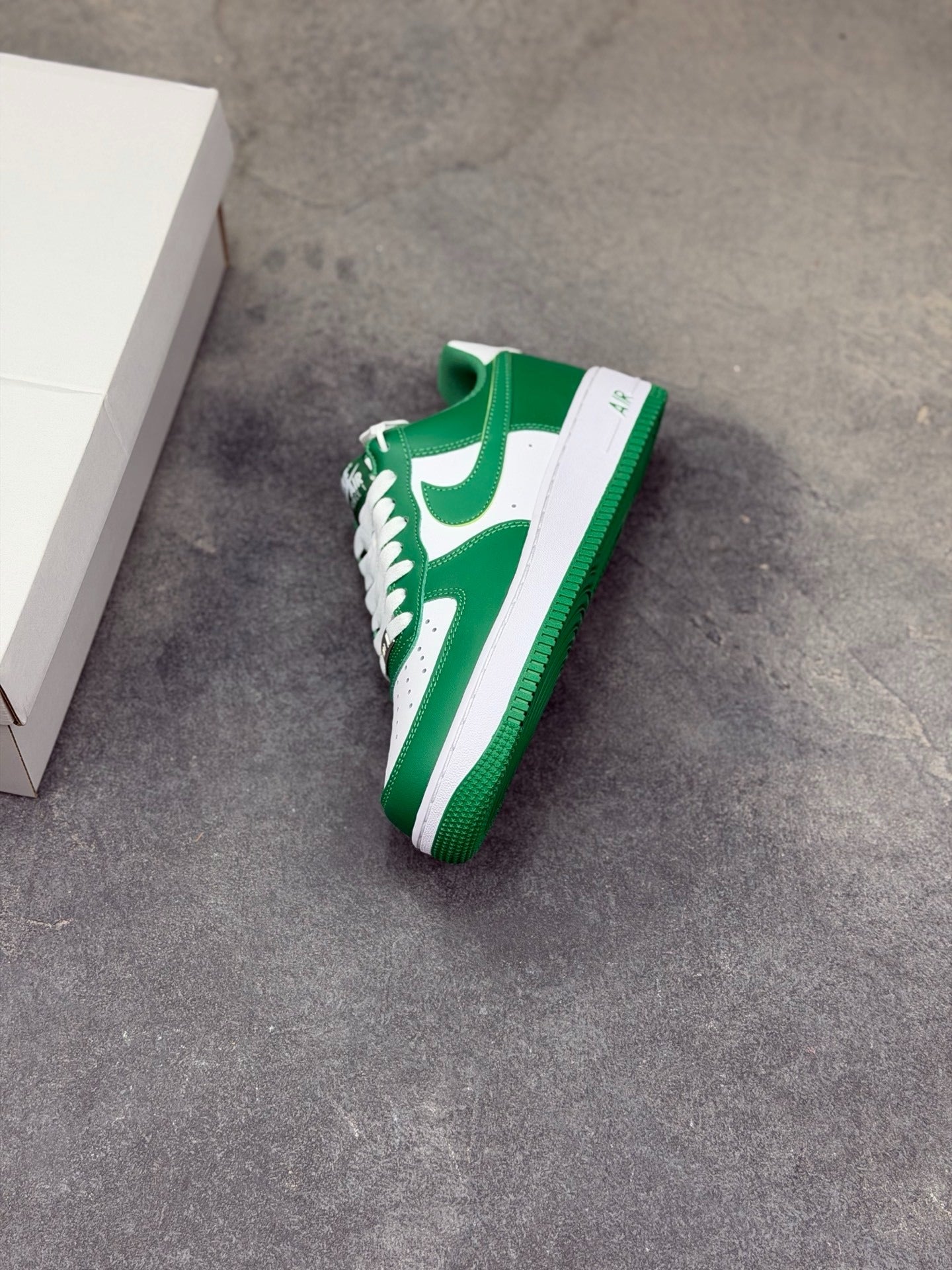 Nike Air Force 1 '07 " Green"