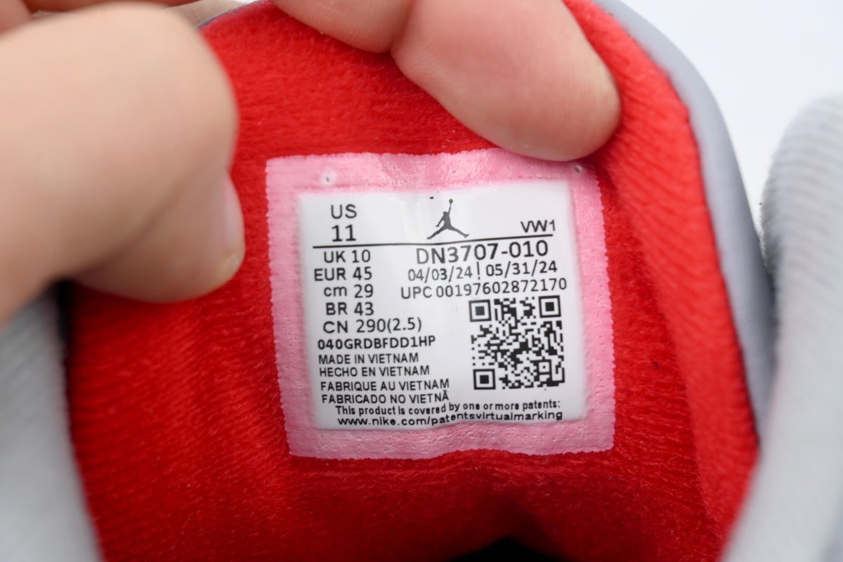 Air Jordan 3 Retro OG "Black Cement"