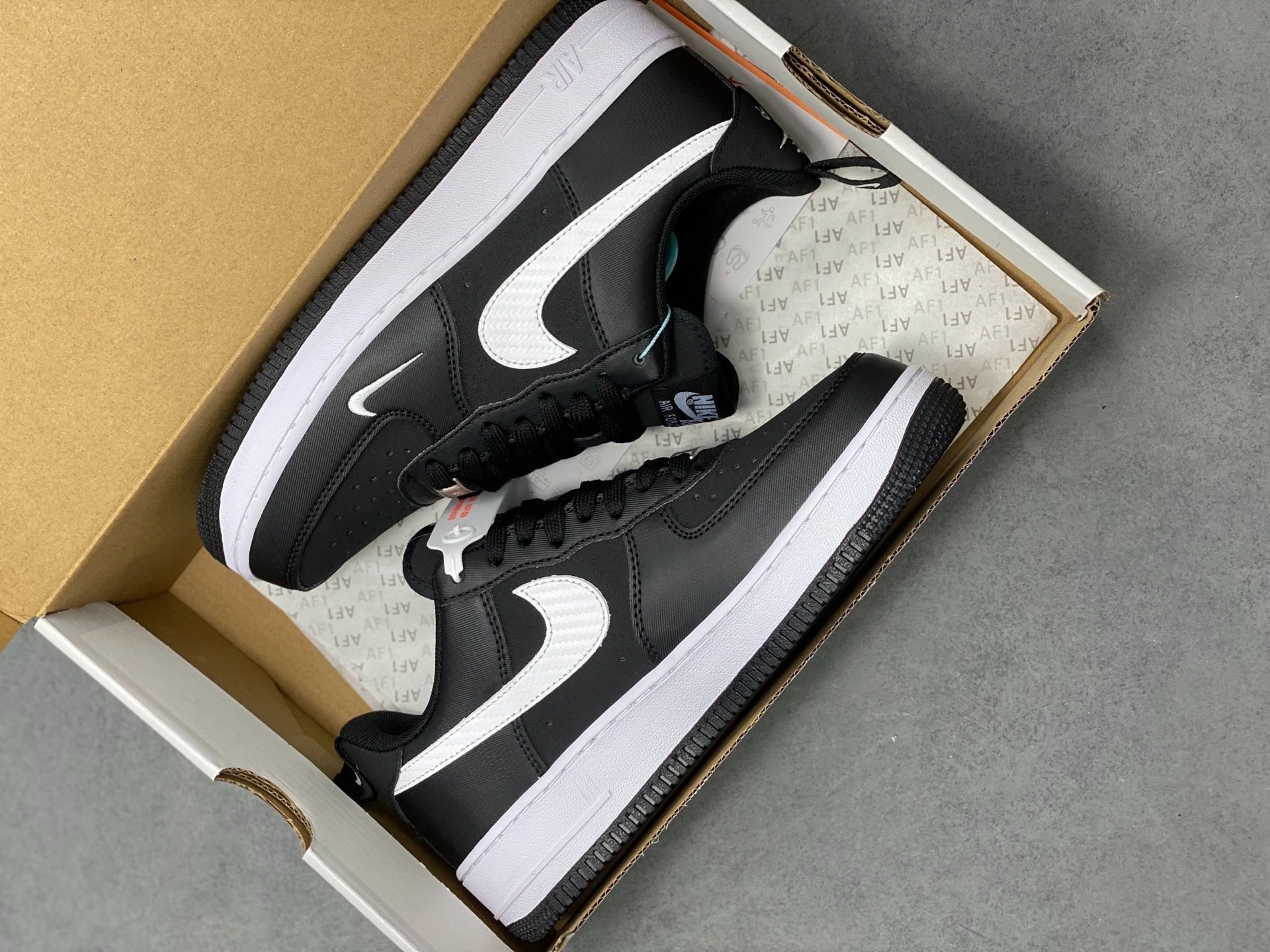 Nike Air Force 1 '07 Low "Black/White