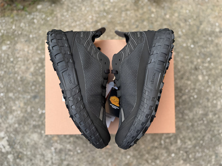 norda 001 "Stealth Black"