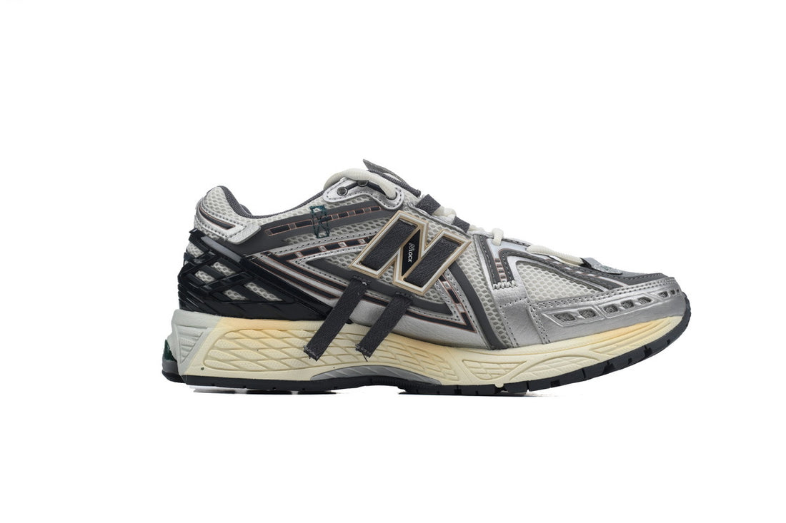 New Balance 1906A « Tech Explosion Silver Metallic »
