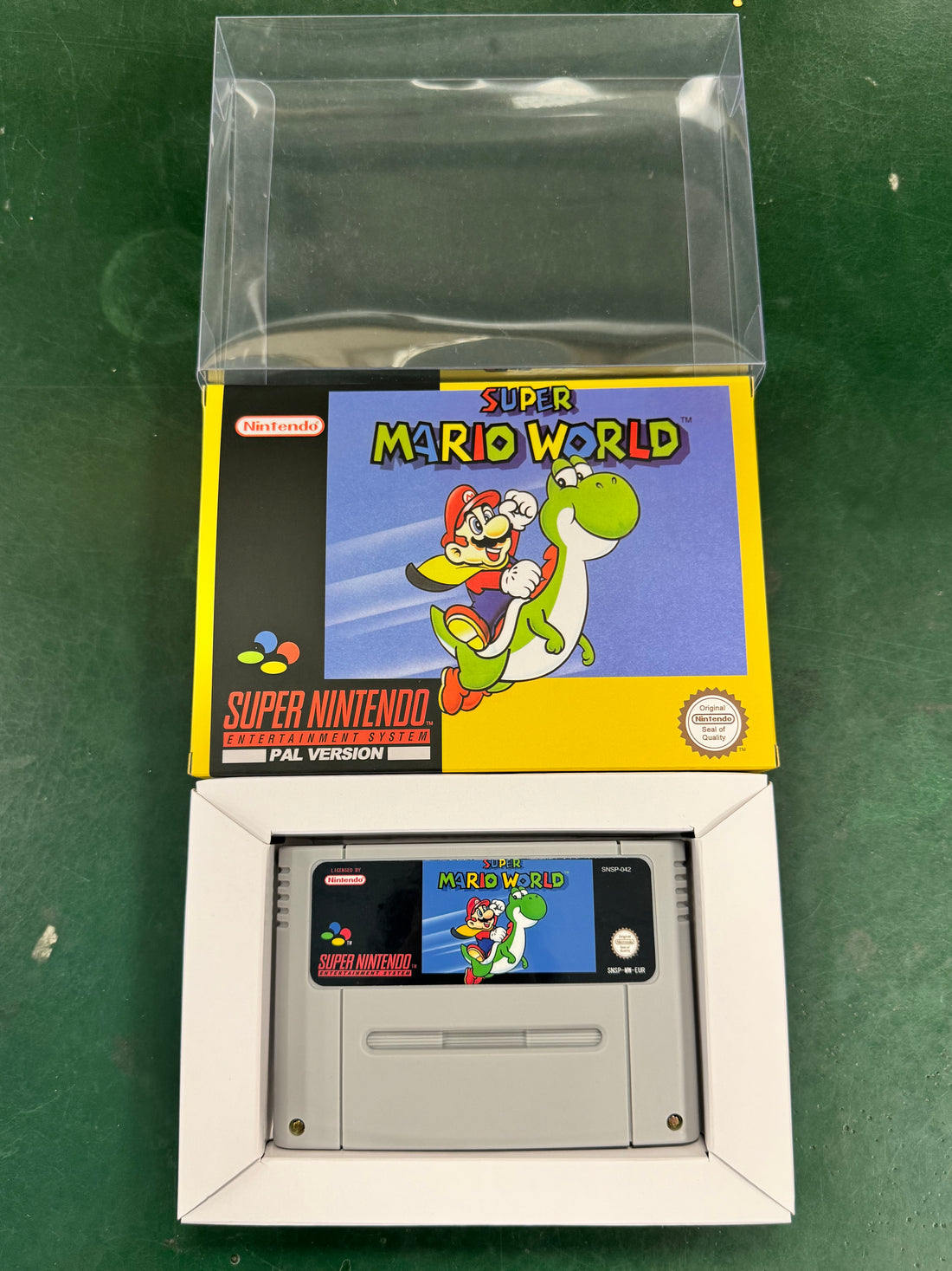 Super Mario world SNES Super Nintendo PAL EUR Video Game Cartridge with Box