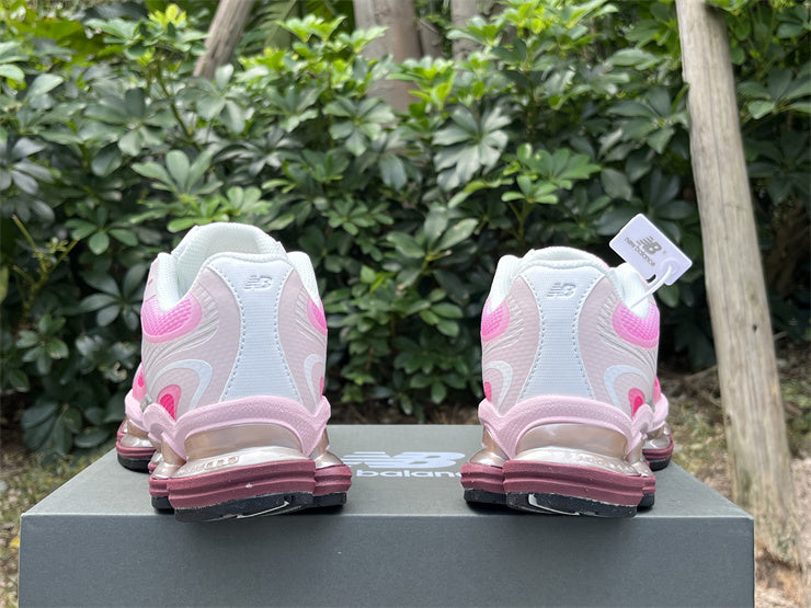 New Balance Warped Runner