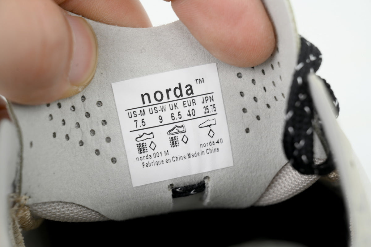 Norda 001A Trail Running Shoes "Cinder" (Beige / Black)