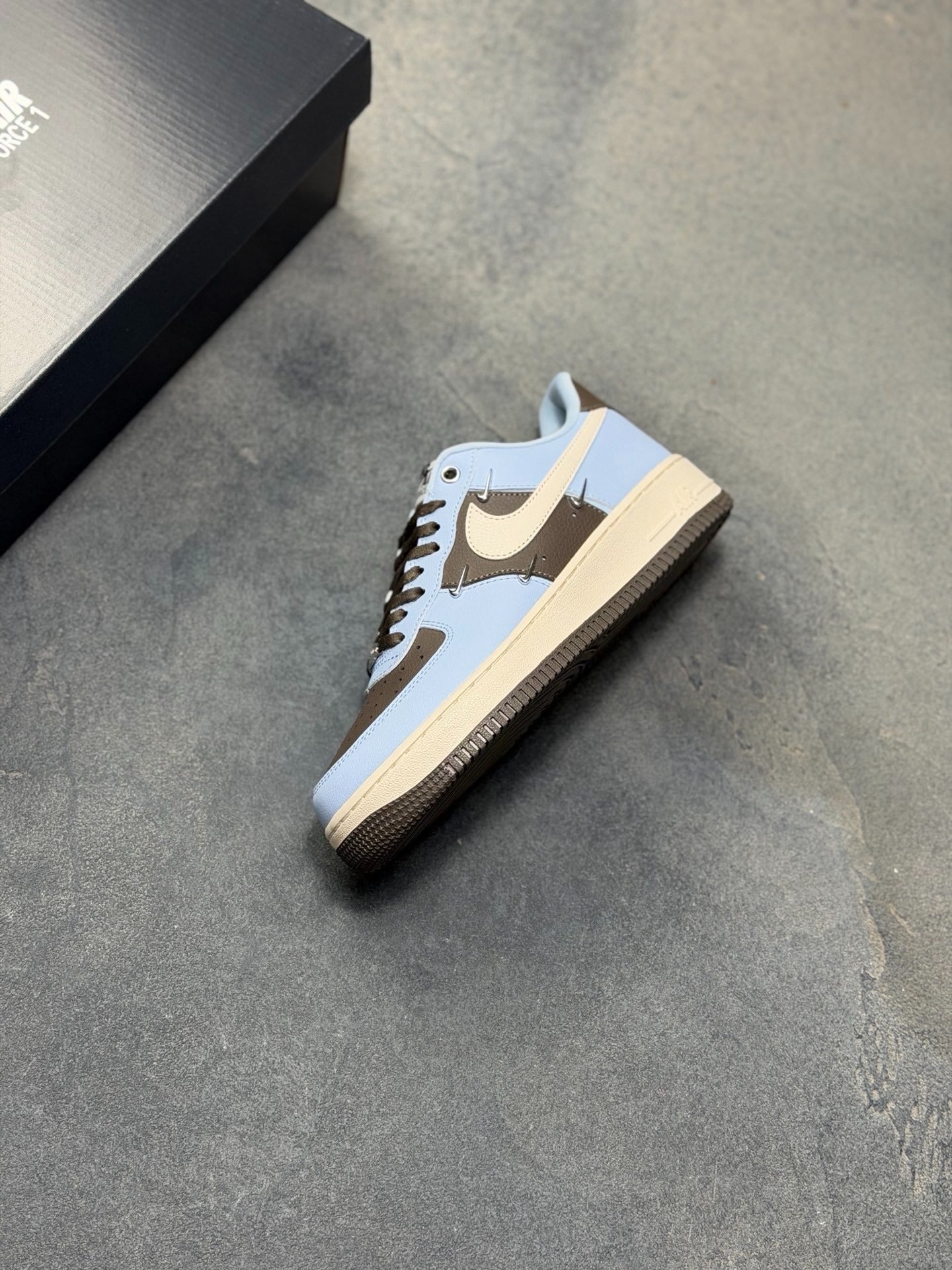 Nike Air Force 1 '07 Low "Baby Blue & Chocolate"