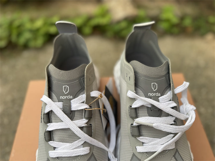 norda 001 "White/Silver"