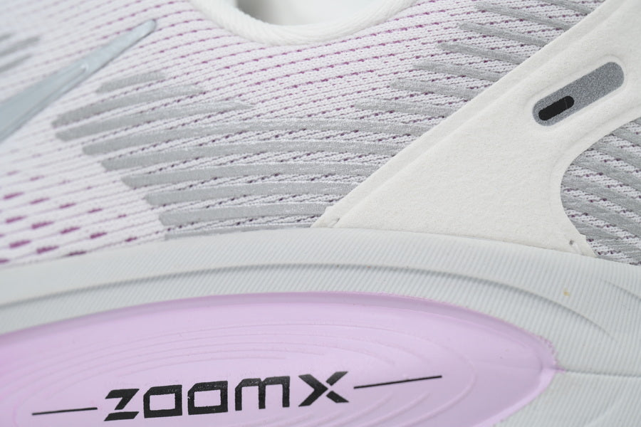 Nike Vomero 18 Women's Road Running Shoes - Summit White/Elemental Pink