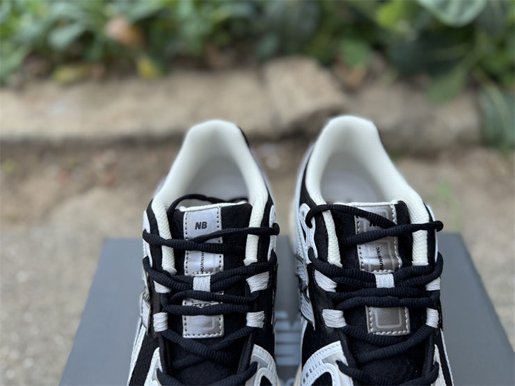 New Balance 1906R