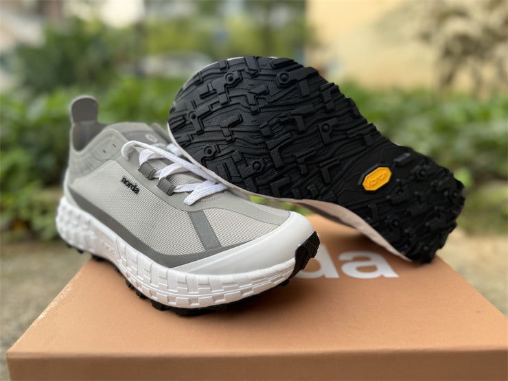 norda 001 "White/Silver"
