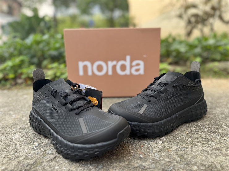 norda 001 "Stealth Black"