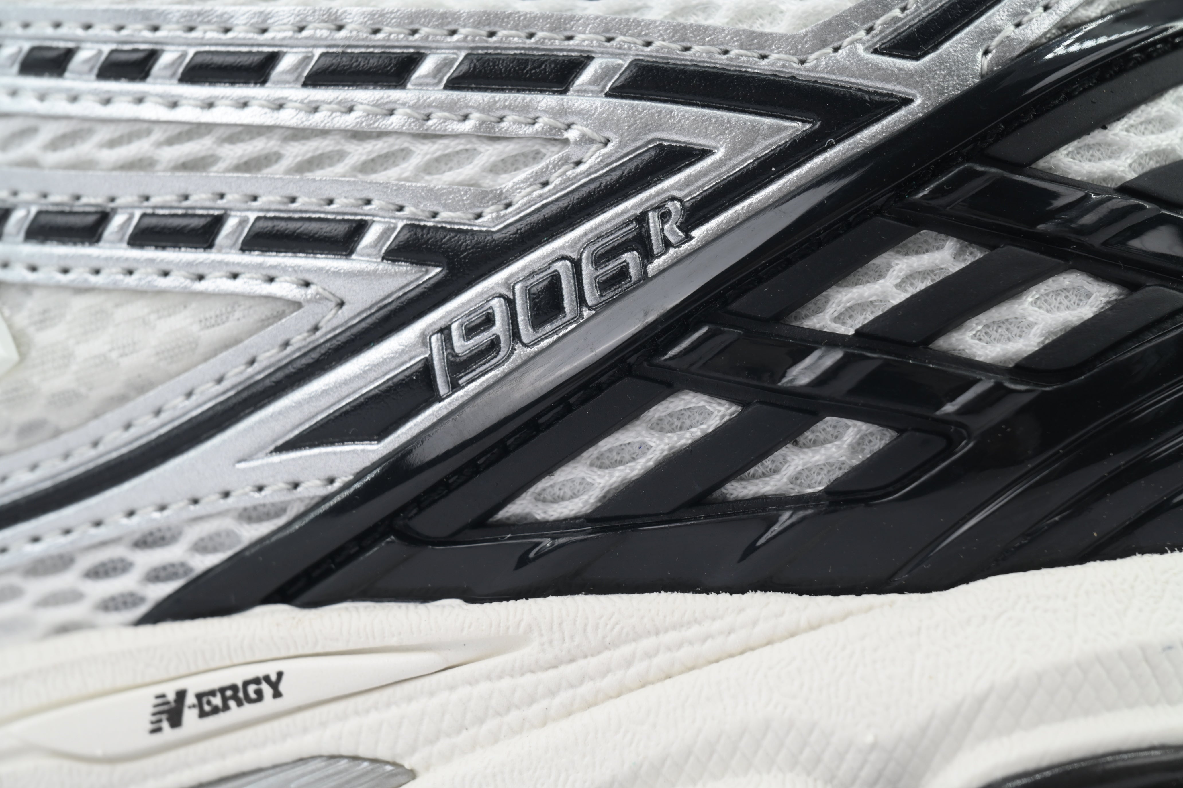 New Balance 1906R 'Silver Black White Metallic'
