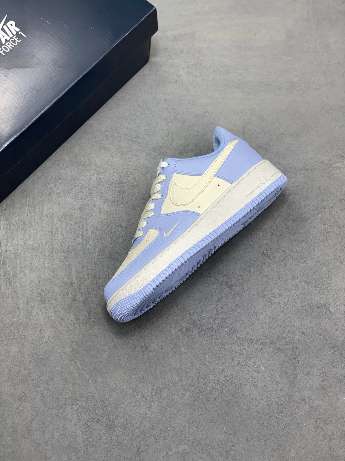 Nike Air Force 1 '07 Low Periwinkle / Light Purple Blue