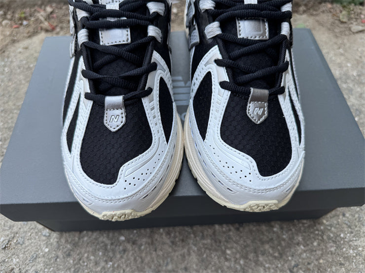 New Balance 1906R