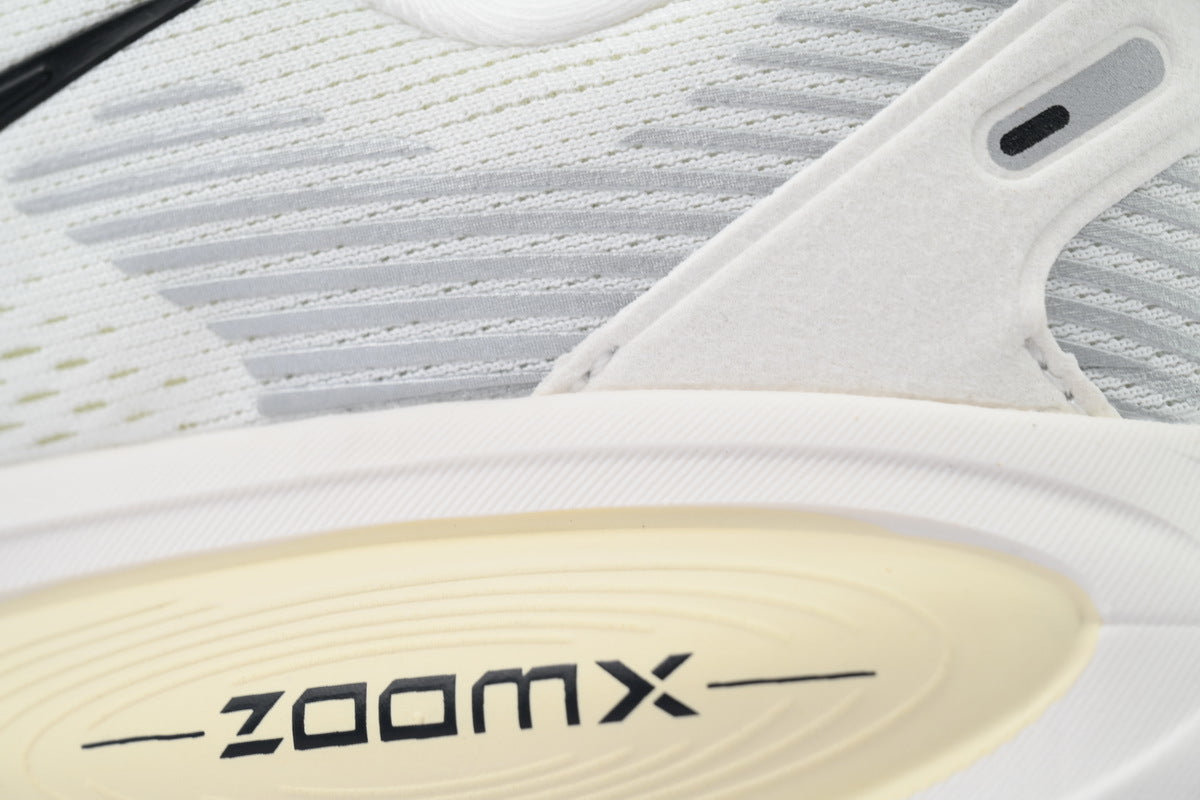 Nike Vomero 18 Running Shoes - White/Black/Sail
