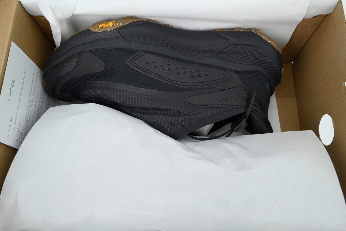 Hoka One One Project Transport "Carbon Black/Black"