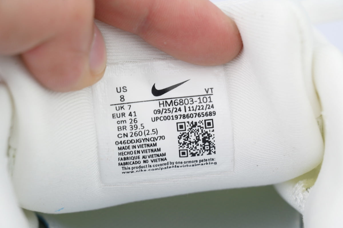 Nike Vomero 18 Running Shoes - White/Black/Sail
