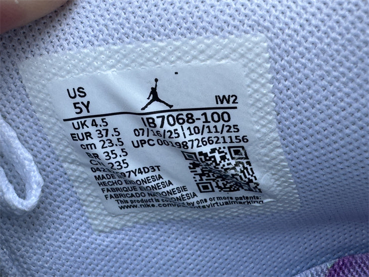 Air Jordan 4 Retro "Valentine's Day"