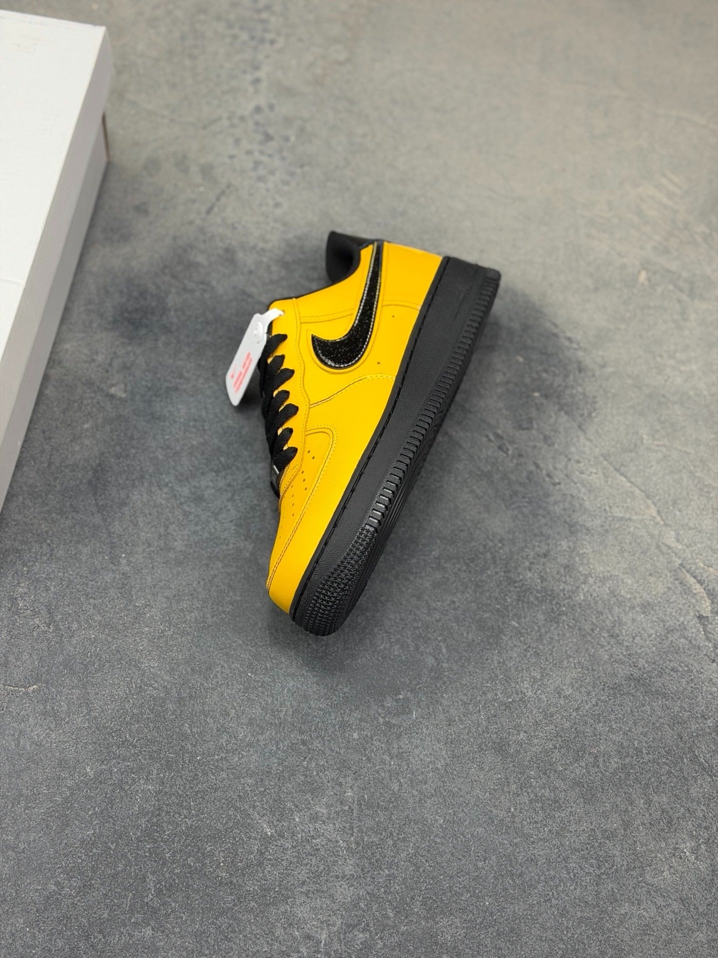 Nike Air Force 1 '07 Low "Bumblebee Yellow & Patent Black"