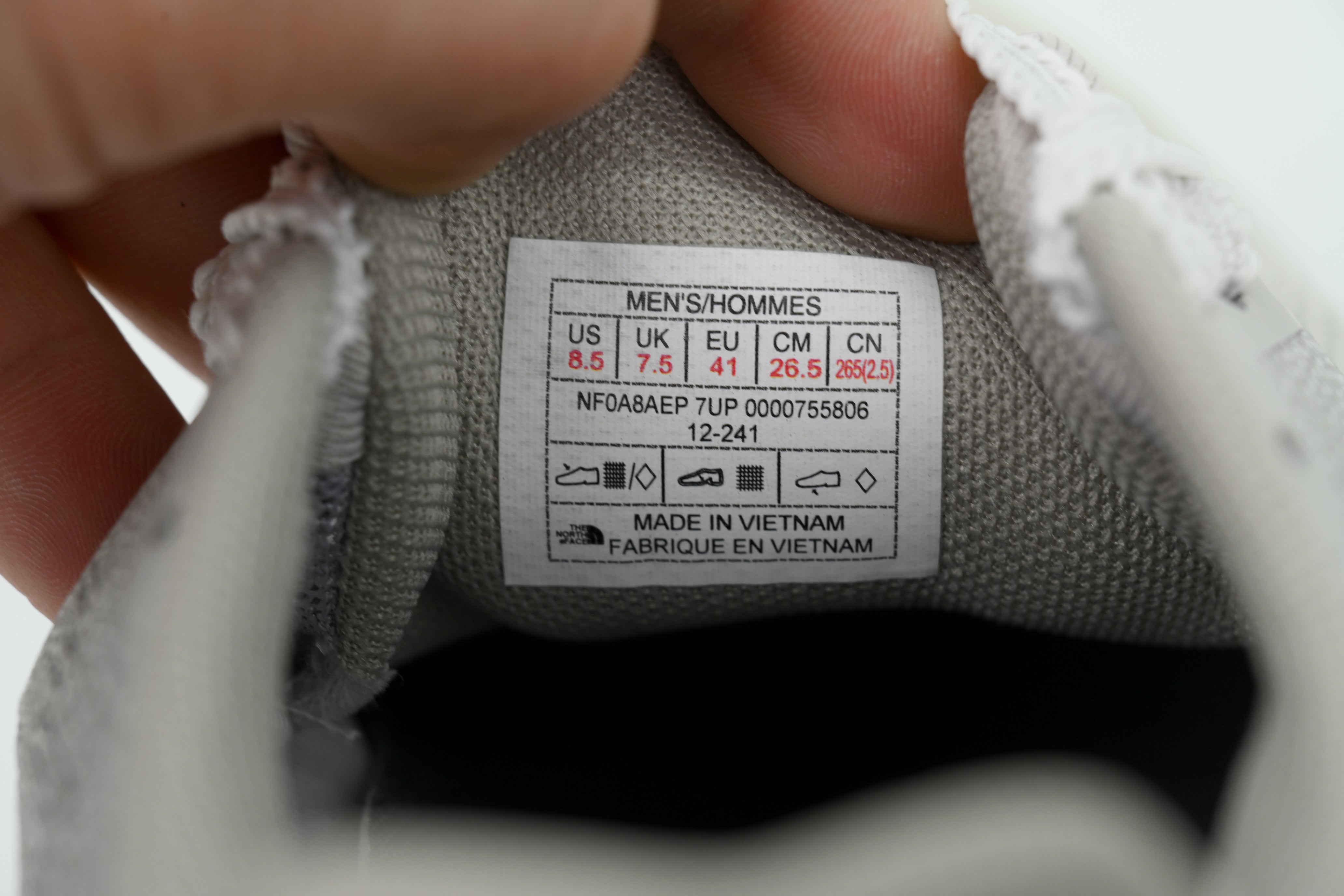 The North Face Men's VECTIV Enduris 4 "White/Black/Grey"