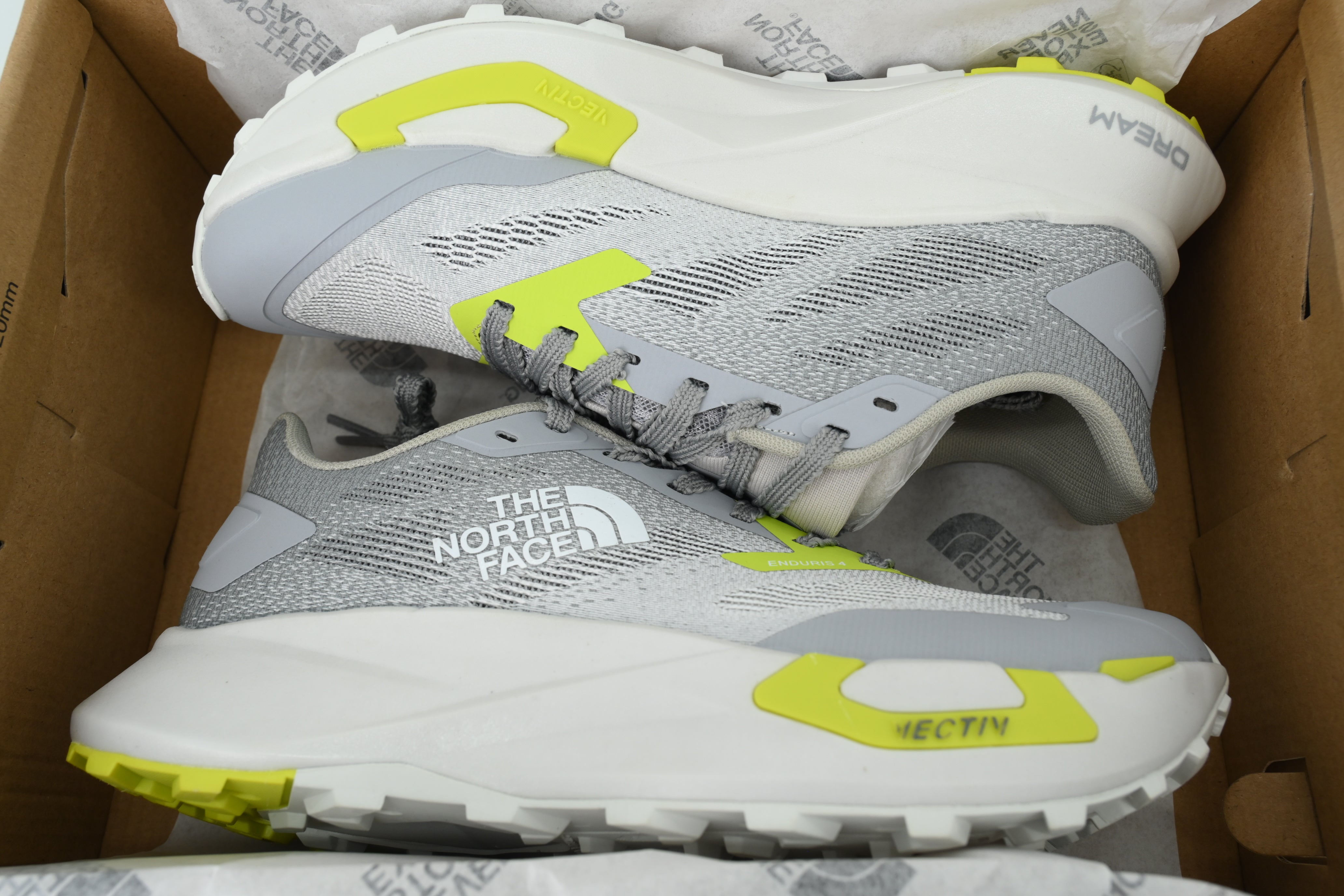 The North Face Men's VECTIV Enduris 4 "Light Grey/Lime"