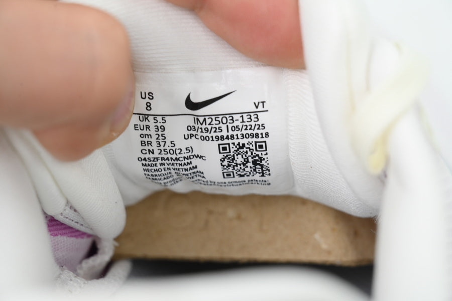 Nike Vomero 18 Women's Road Running Shoes - Summit White/Elemental Pink