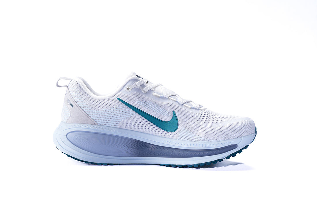 Nike Vomero 18 Running Shoes - White/Vintage Green