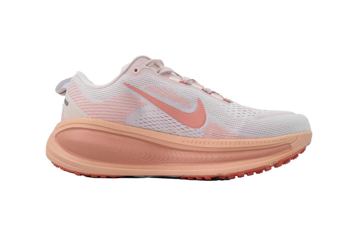 Chaussures de course Nike Vomero 18 - Rose perle/Crimson Bliss