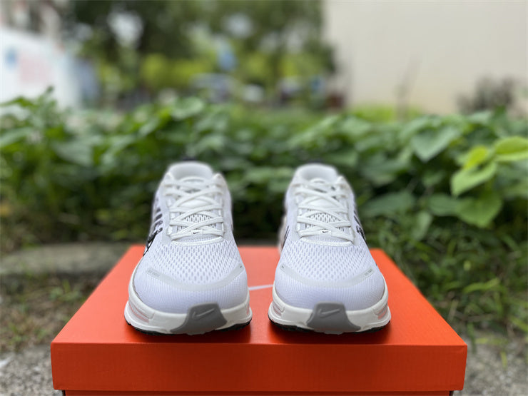 Nike ZoomX Vomero 18 "Graphic White/Black"