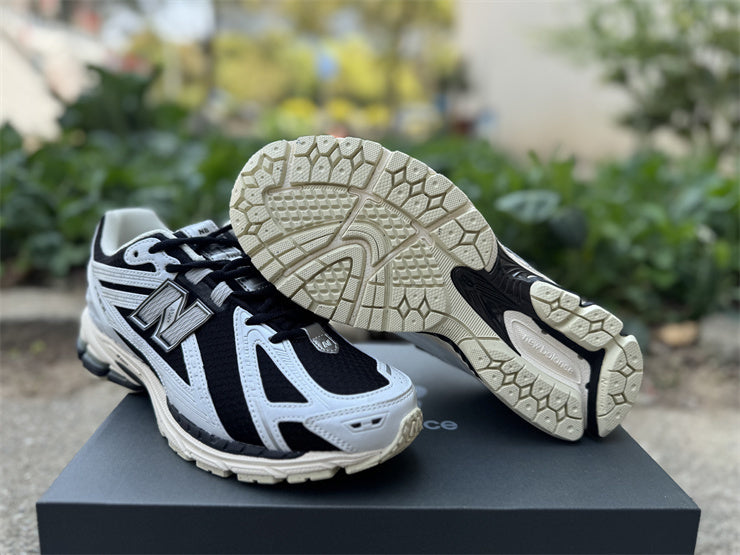 New Balance 1906R