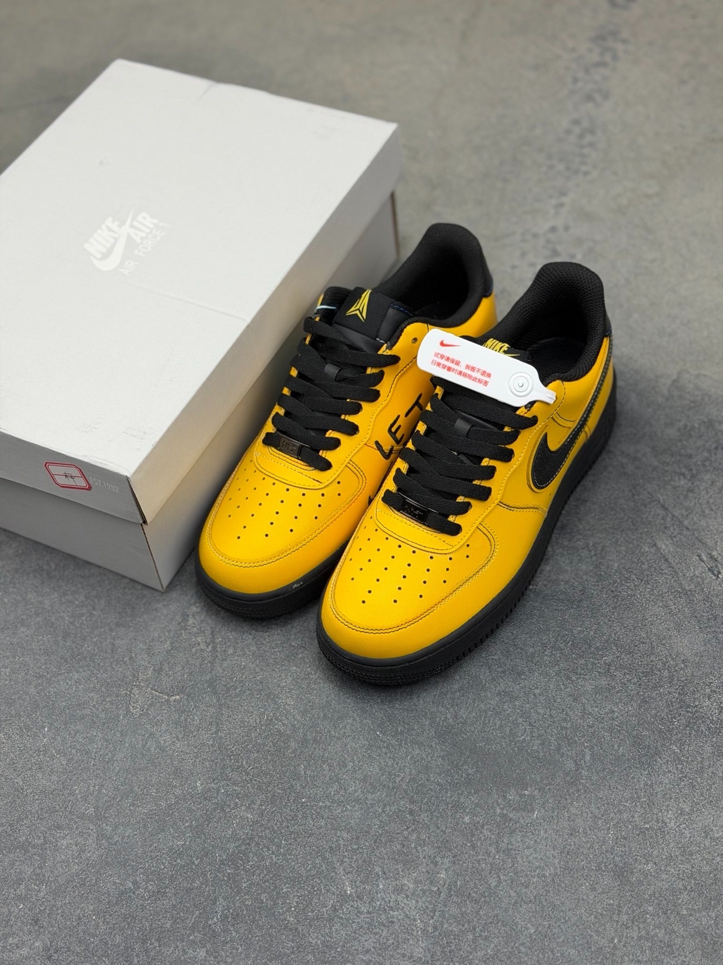 Nike Air Force 1 '07 Low "Bumblebee Yellow & Patent Black"