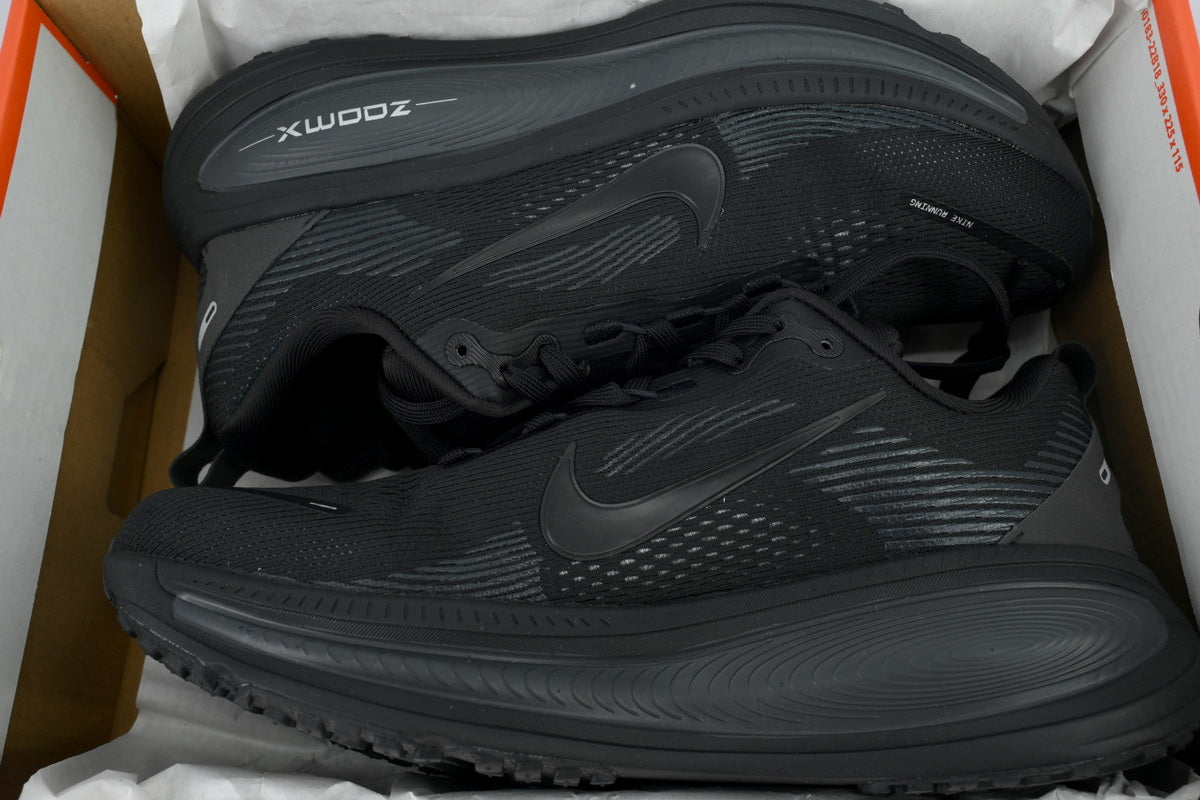 Nike Vomero 18 Running Shoes - Triple Black