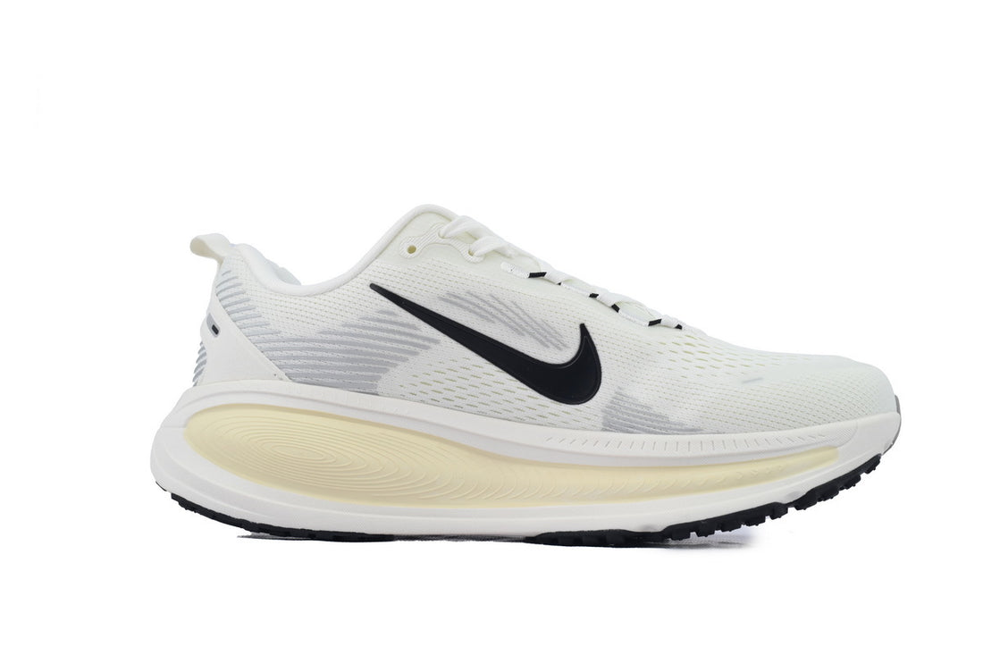 Chaussures de running Nike Vomero 18 - Blanc/Noir/Voile