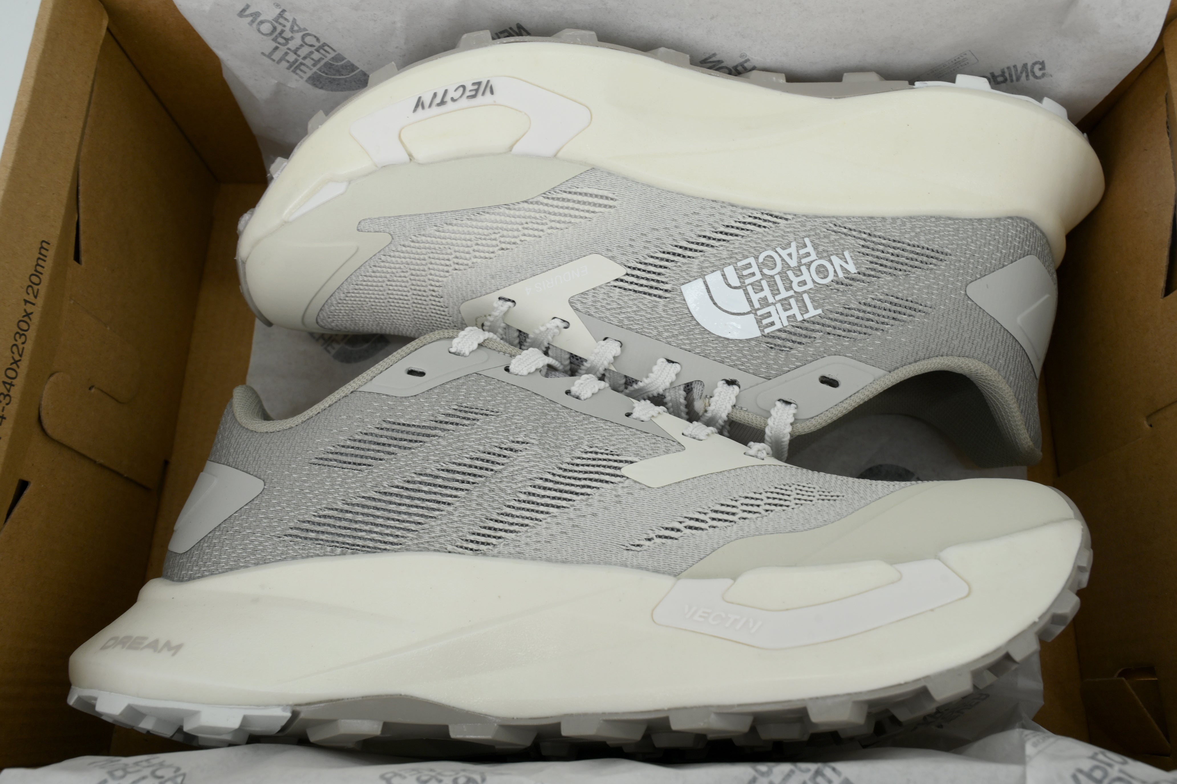 The North Face Men's VECTIV Enduris 4 "White/Black/Grey"