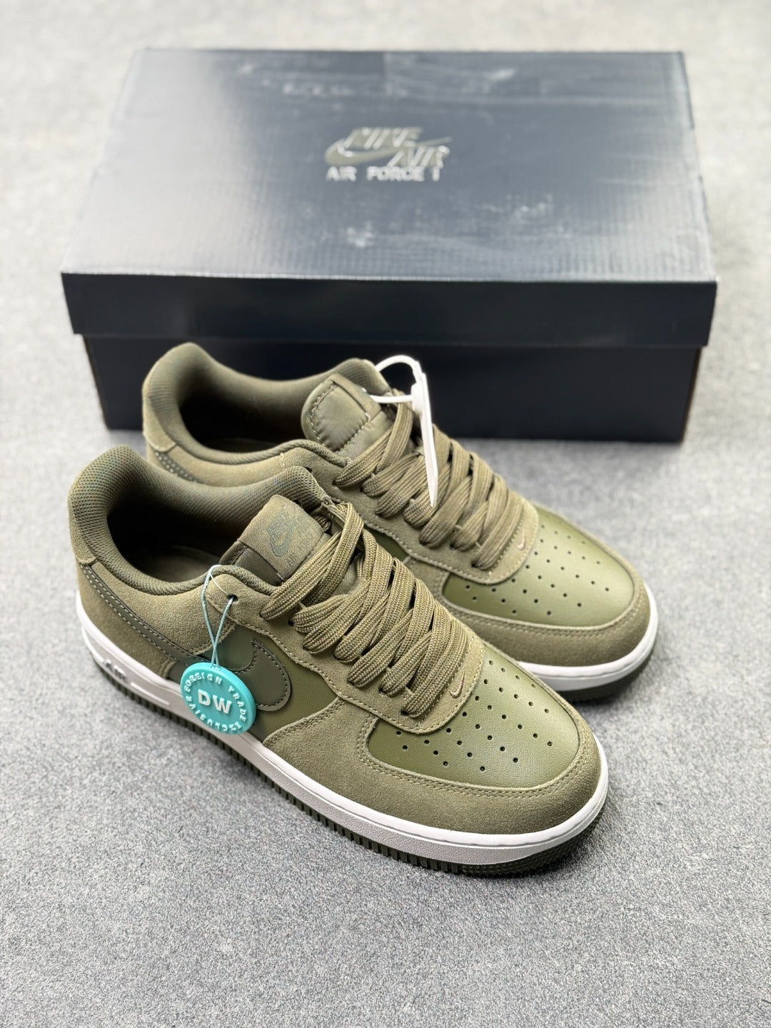 Nike Air Force 1 '07 LV8