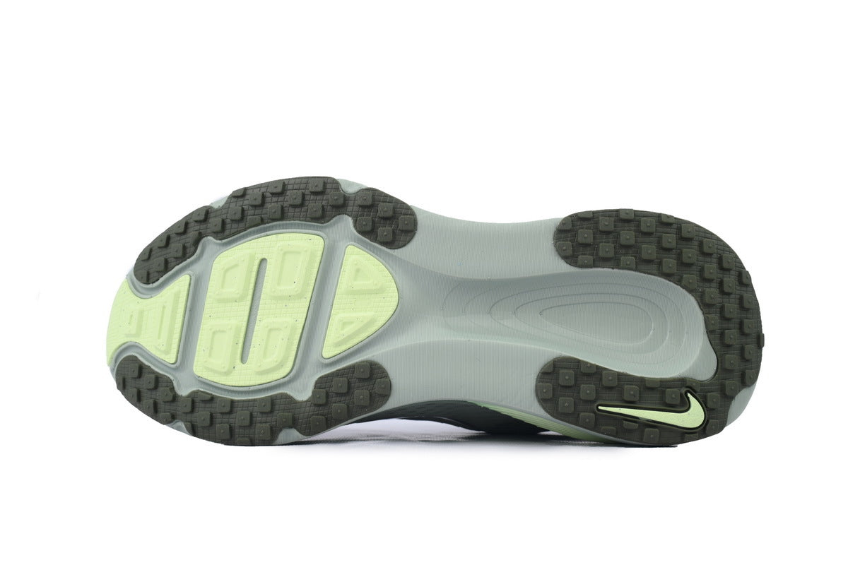 Nike Vomero 18 Running Shoes - Barely Green/Light Silver