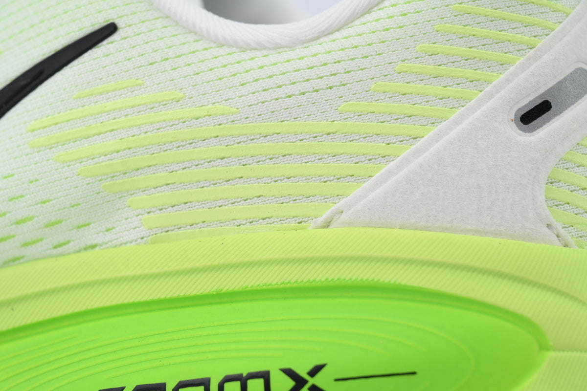 Nike Vomero 18 Running Shoes - Volt/Volt Tint